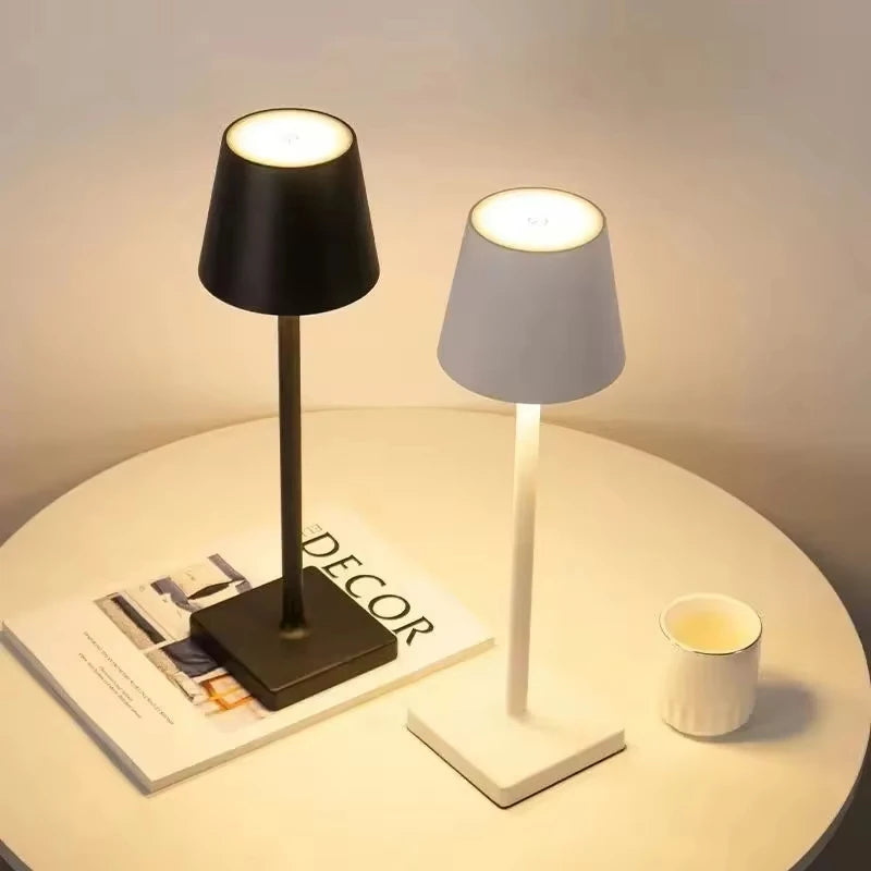 Recarregável LED Lâmpada de mesa Interruptor de toque 3 níveis Luzes de mesa reguláveis Bar Club Dinner Iluminação ambiente decorativa criativa