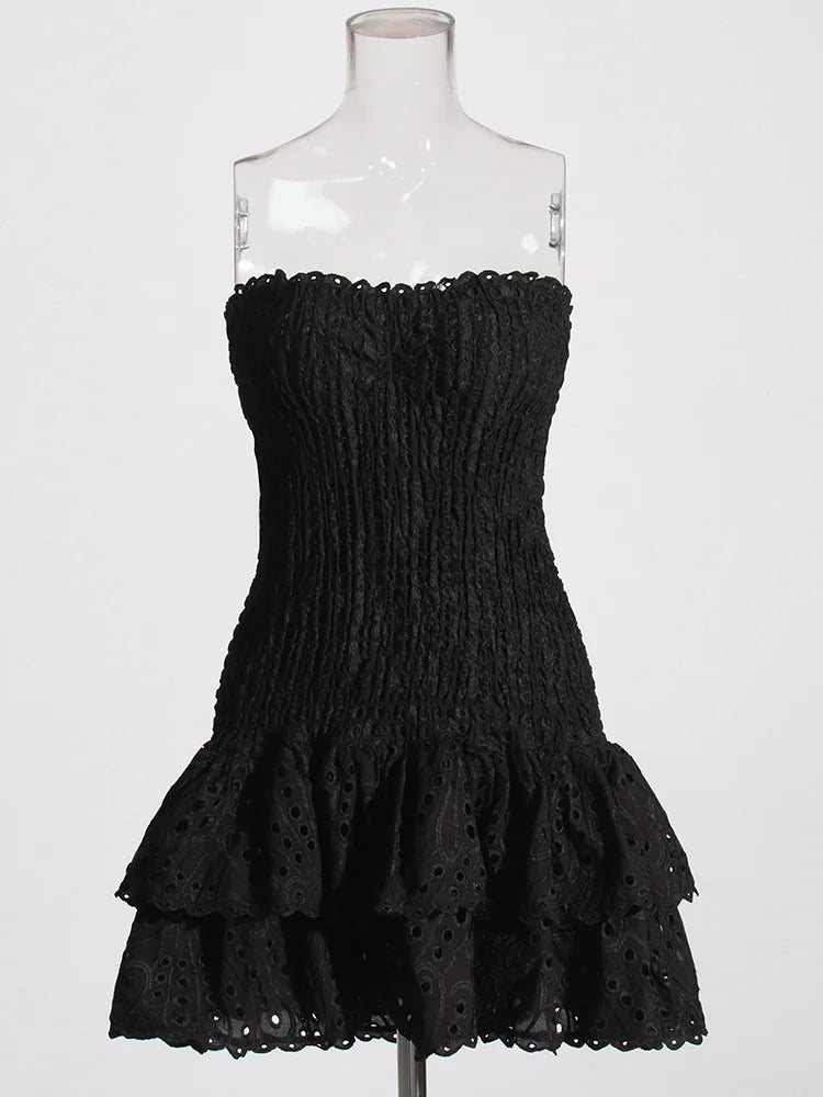 TWOTWINSTYLE Cut Out Bainha em camadas Vestido Sexy Para Mulheres Sem Alças Sem Mangas Fora Do Ombro Cintura Alta Mini Vestidos Roupas Femininas