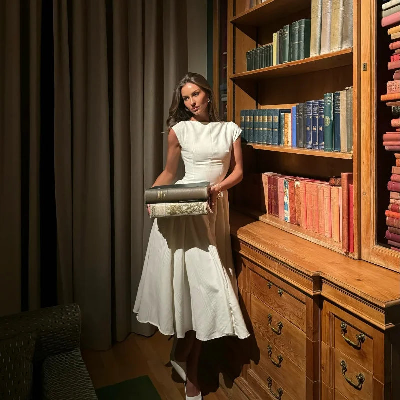 Elegante Branco Plissado A Linha Grande Hem Vestido de Festa Moda Feminina Slash Neck Slim Backless Vestidos 2025 Vestes Femininas Do Clube Verão