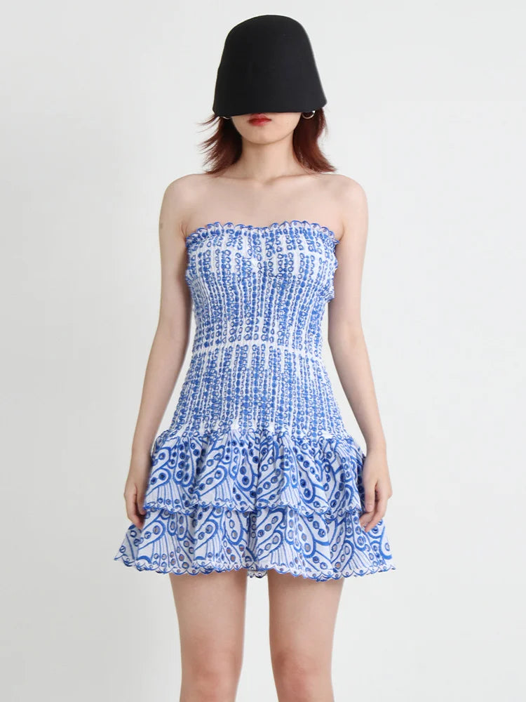 TWOTWINSTYLE Cut Out Bainha em camadas Vestido Sexy Para Mulheres Sem Alças Sem Mangas Fora Do Ombro Cintura Alta Mini Vestidos Roupas Femininas