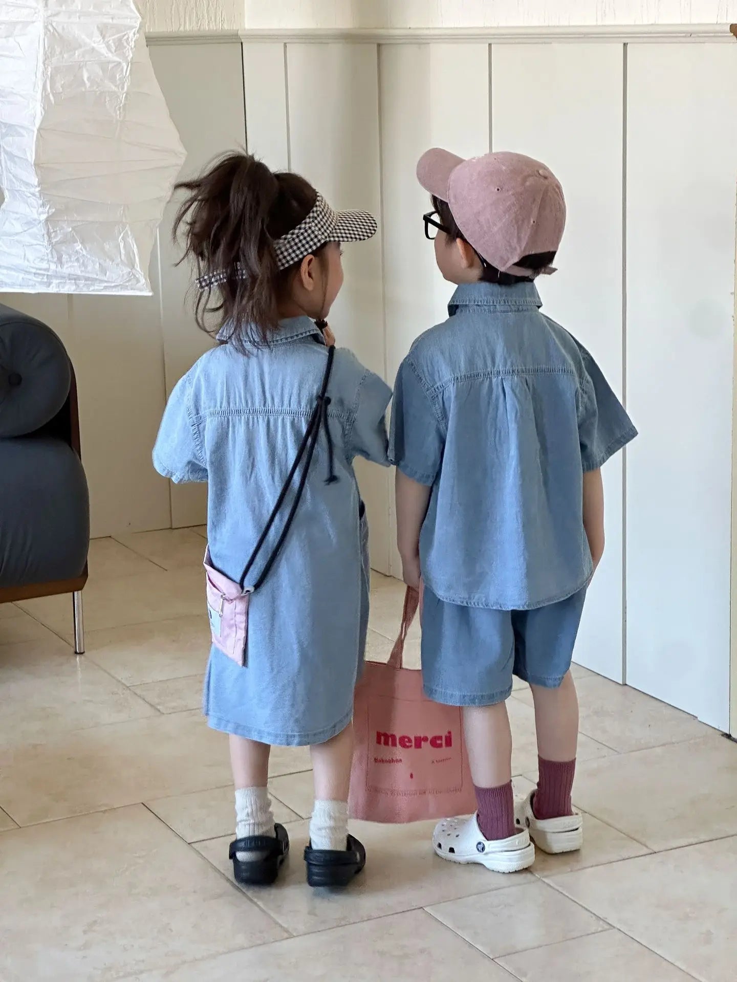 Roupas infantis 2025 verão novo terno jeans para menino ou vestido de menina casual roupas para irmão e irmã