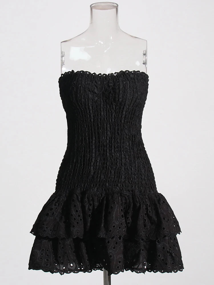 TWOTWINSTYLE Cut Out Bainha em camadas Vestido Sexy Para Mulheres Sem Alças Sem Mangas Fora Do Ombro Cintura Alta Mini Vestidos Roupas Femininas