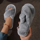 Moda Cross Strap Fur Slippers Mulheres Indoor Light Warm Plush Home Slippers Mulher Faux Fur Flat Heel Casal Slides Plus Size 43