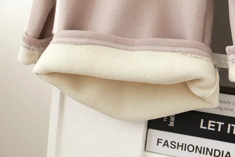 Camisa de fundo infantil outono/inverno Nova camiseta quente com fundo para homens e mulheres Roupas de pelúcia de bebê engrossadas