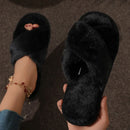 Moda Cross Strap Fur Slippers Mulheres Indoor Light Warm Plush Home Slippers Mulher Faux Fur Flat Heel Casal Slides Plus Size 43