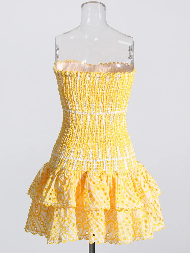 TWOTWINSTYLE Cut Out Bainha em camadas Vestido Sexy Para Mulheres Sem Alças Sem Mangas Fora Do Ombro Cintura Alta Mini Vestidos Roupas Femininas
